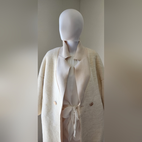 Luxurious Ivory Faux Fur Coat L - XL! - Picture 3 of 13